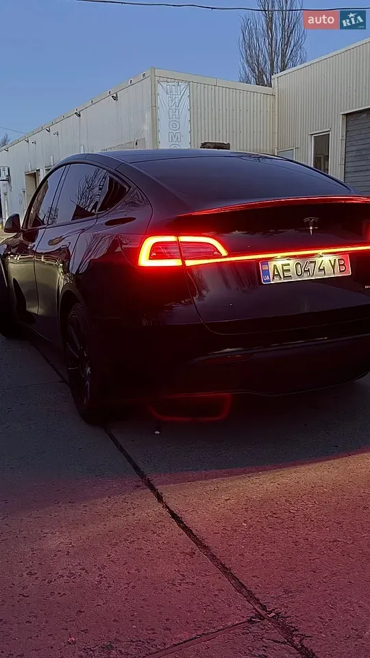 Tesla Model Y 2021 photo 2