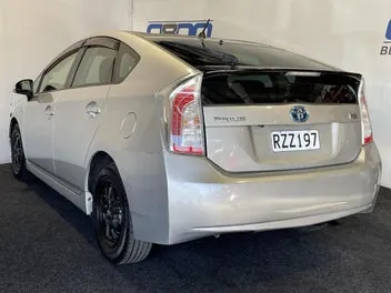 Toyota Prius 2014 photo 5