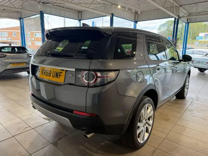 Land Rover Discovery Sport 2018 photo 4