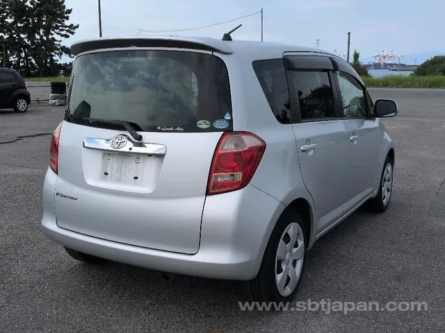 Toyota Ractis 2007 photo 4