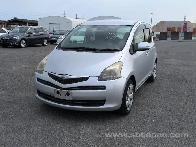 Toyota Ractis 2007 photo 2