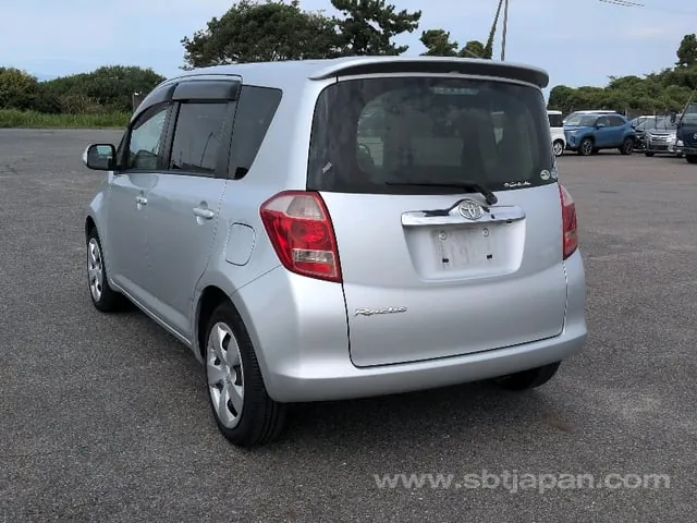 Toyota Ractis 2007 photo 3