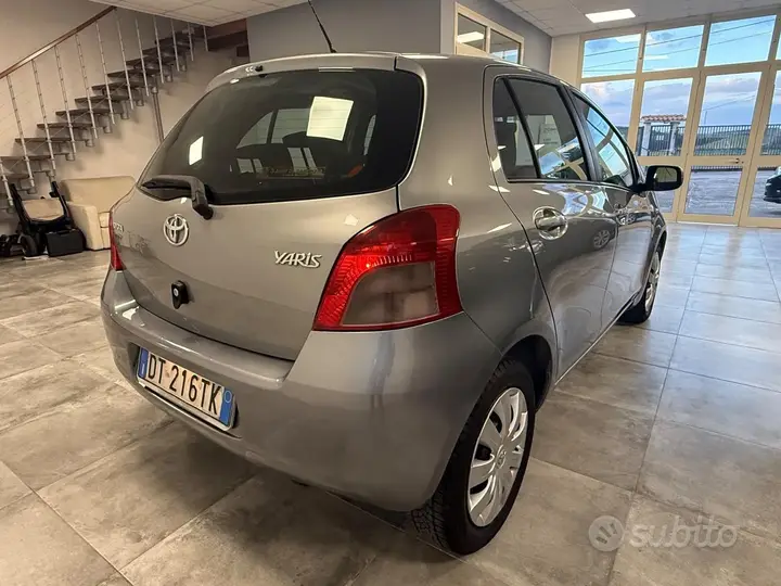 Toyota Yaris 2009 photo 3