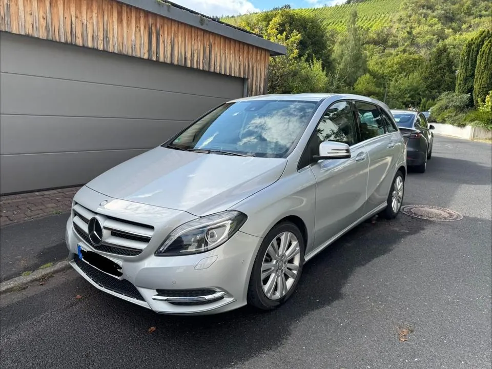 Mercedes-Benz B220