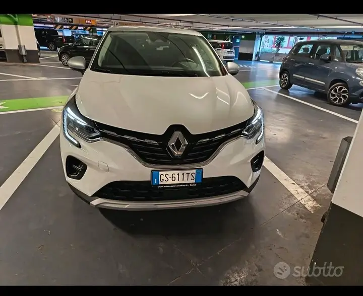 Renault Captur 2023 photo 2