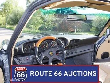 Porsche 911 1985 photo 2