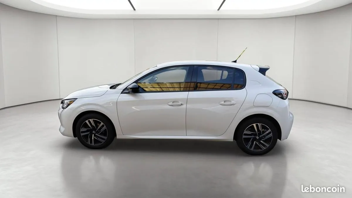 Peugeot 208 2023 photo 3
