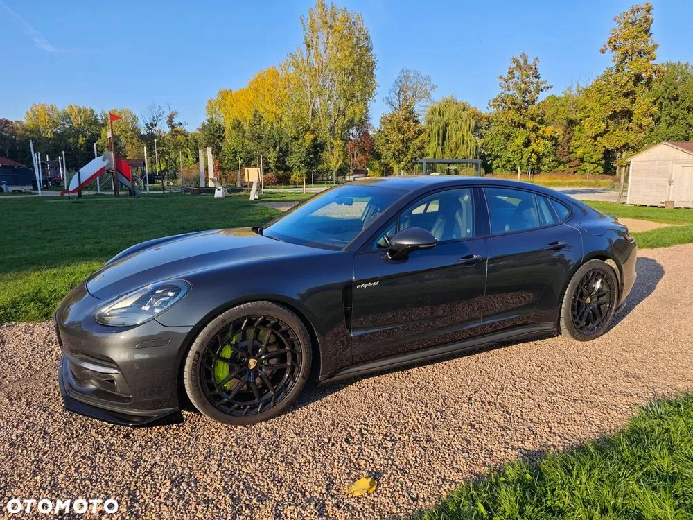 Porsche Panamera 2018 photo 2