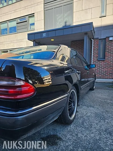 Mercedes-Benz Eklasse 1996 photo 4