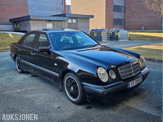 Mercedes-Benz Eklasse 1996 photo 2