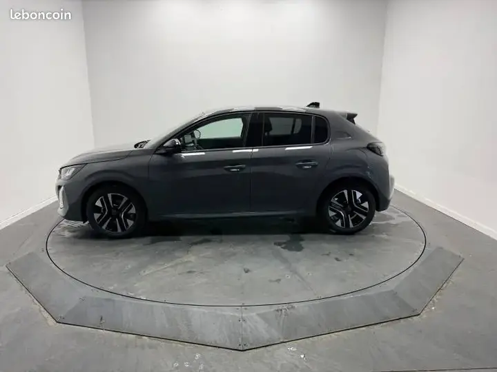 Peugeot 208 2026 photo 2