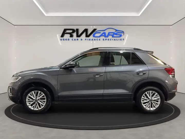 Volkswagen T-Roc 2024 photo 2
