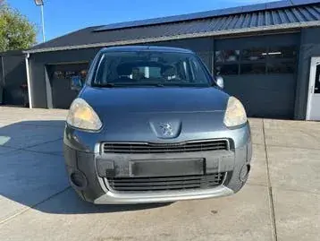 Peugeot Partner 2012 photo 2