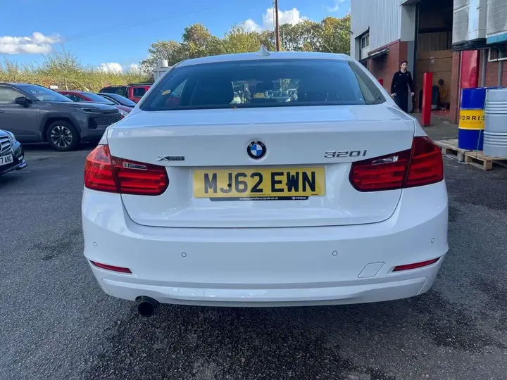 BMW 3 Series 2012 photo 5