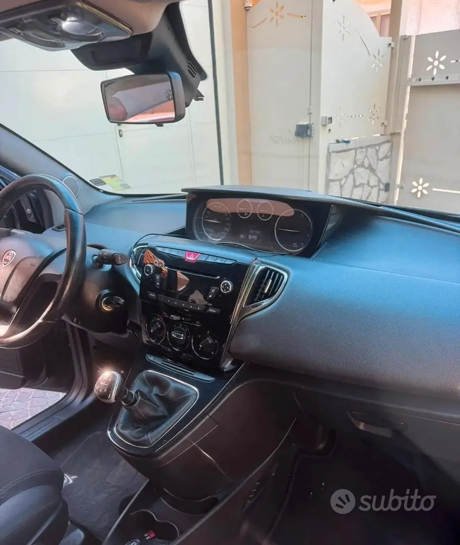 Lancia Ypsilon 2012 photo 5