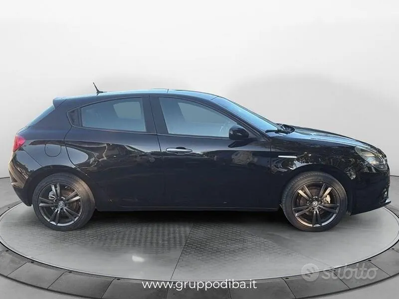 Alfa Romeo Giulietta 2017 photo 4