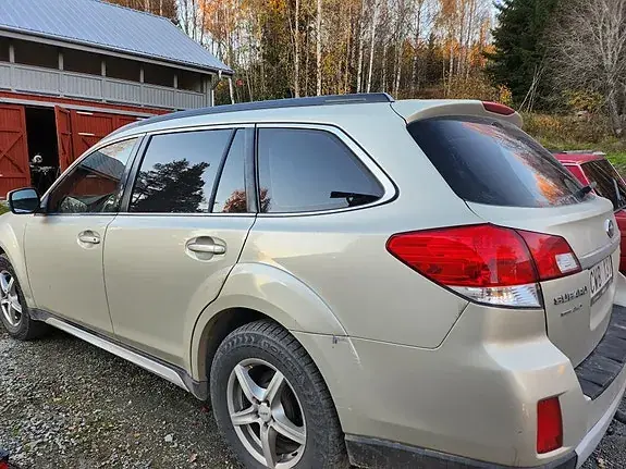 Subaru Outback 2012 photo 3
