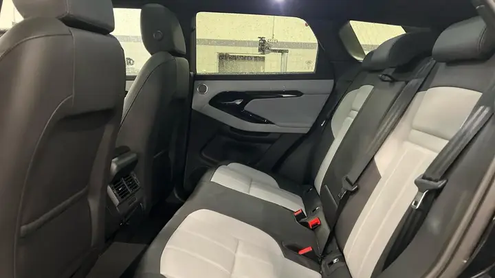 Land Rover Range Rover Evoque 2026 photo 4