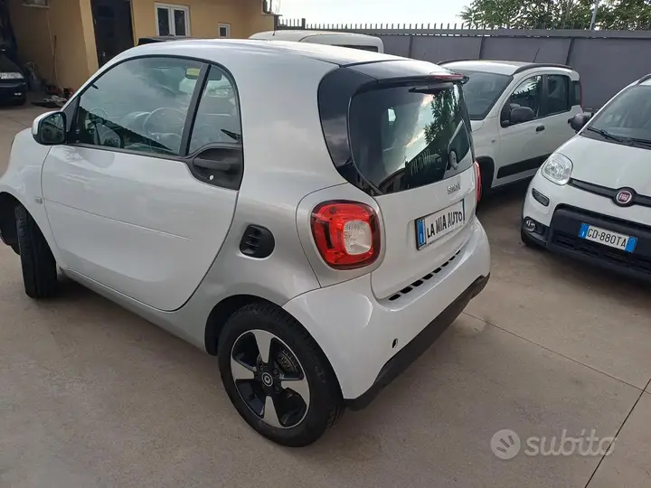 Smart Fortwo 2019 photo 4