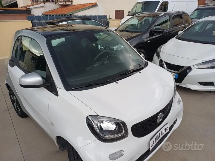 Smart Fortwo 2019 photo 2