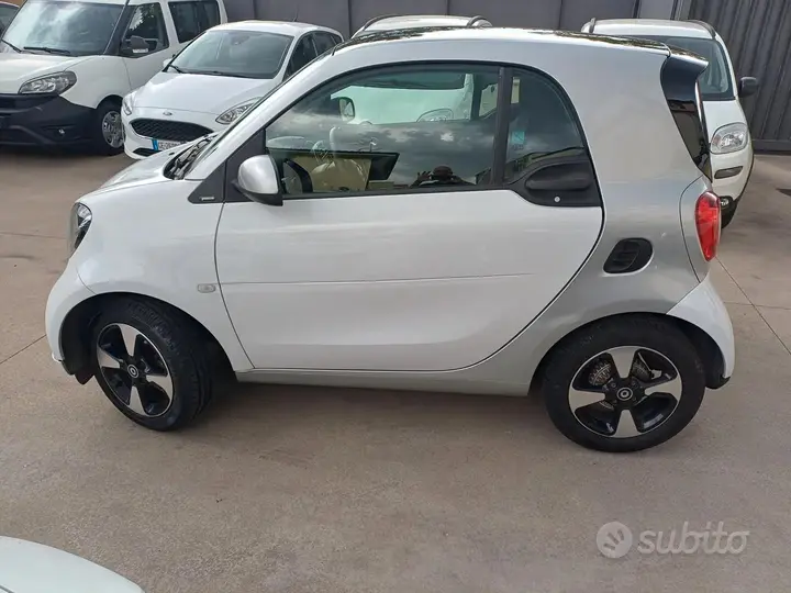 Smart Fortwo 2019 photo 5