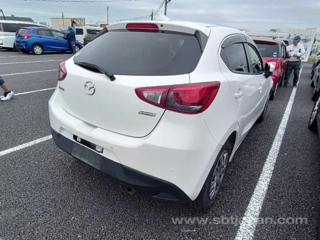 Mazda Demio 2019 photo 4