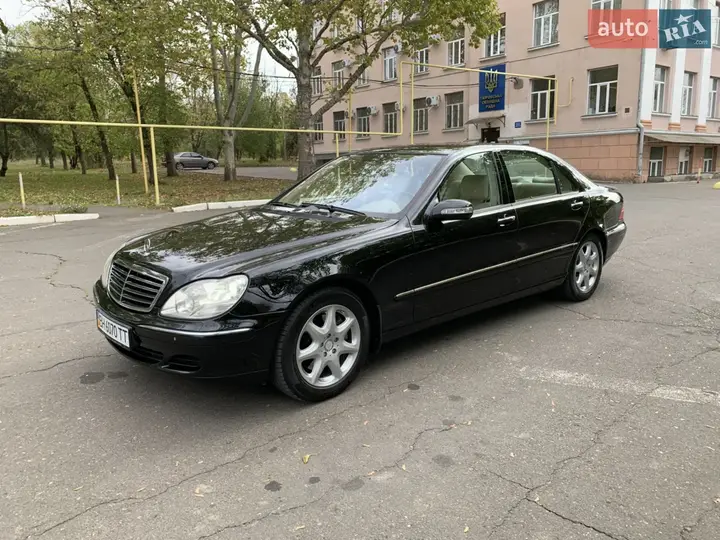 Mercedes-Benz S-Class