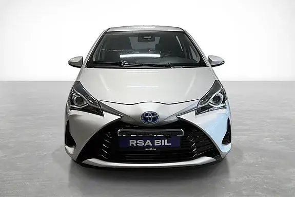 Toyota Yaris 2018 photo 2