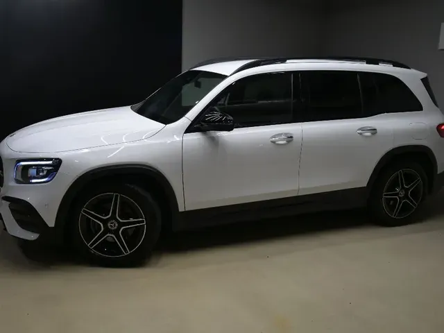 Mercedes-Benz Glb 2024 photo 2
