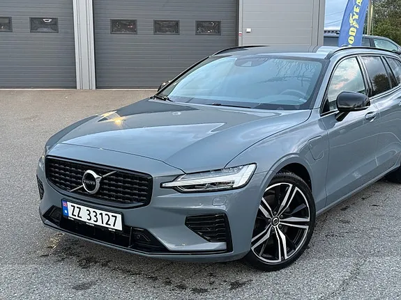 Volvo V60 2022 photo 2