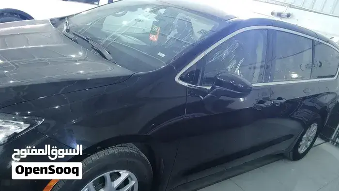Chrysler Grand Voyager 2022 photo 3