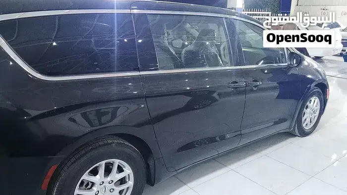 Chrysler Grand Voyager 2022 photo 2