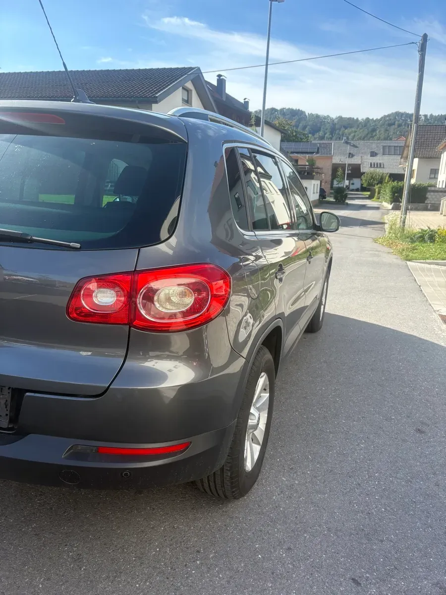 Volkswagen Tiguan 2011 photo 2