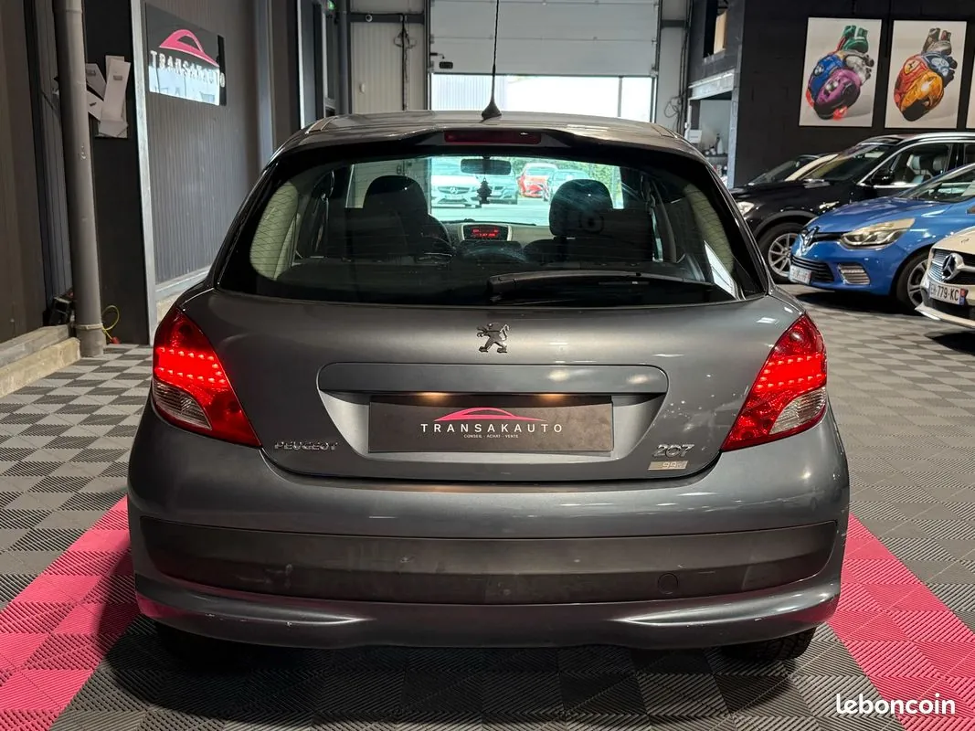 Peugeot 207 2010 photo 4