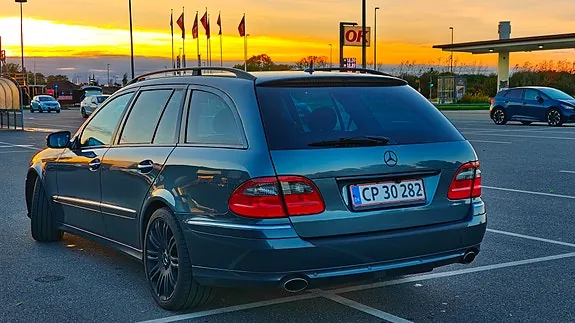Mercedes-Benz E320 2006 photo 5