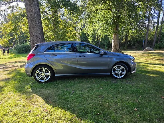 Mercedes-Benz A180 2014 photo 4