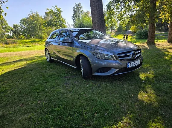 Mercedes-Benz A180 2014 photo 3