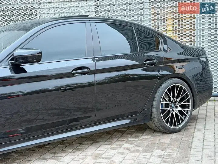 BMW 5 Series 2018 photo 5