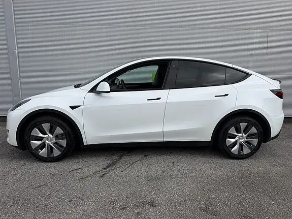 Tesla Model Y 2022 photo 2