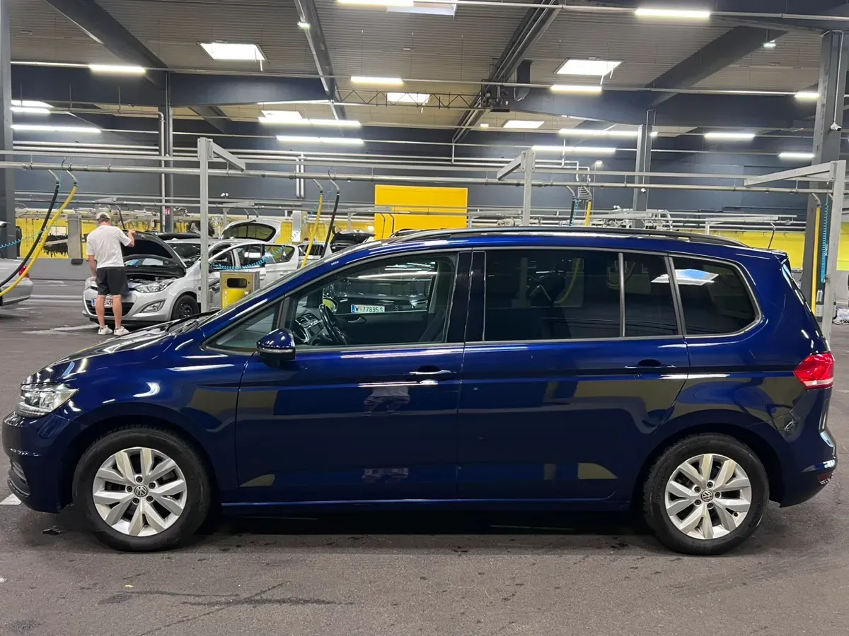 Volkswagen Touran 2017 photo 3