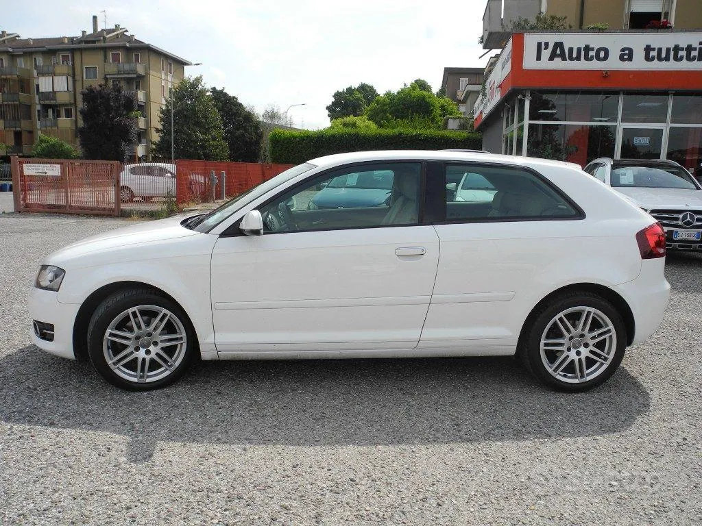 Audi A3 2011 photo 2
