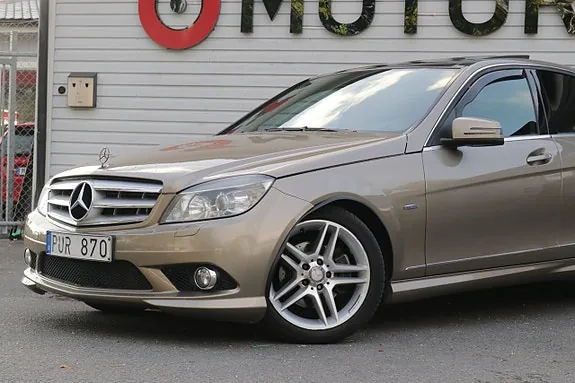 Mercedes-Benz C220 2011 photo 2