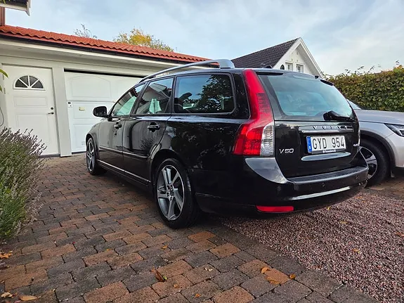 Volvo V50 2012 photo 2
