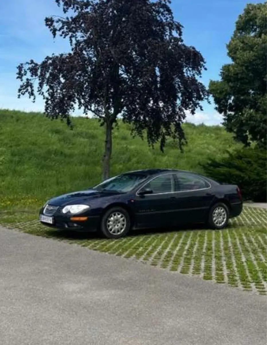 Chrysler 300 M