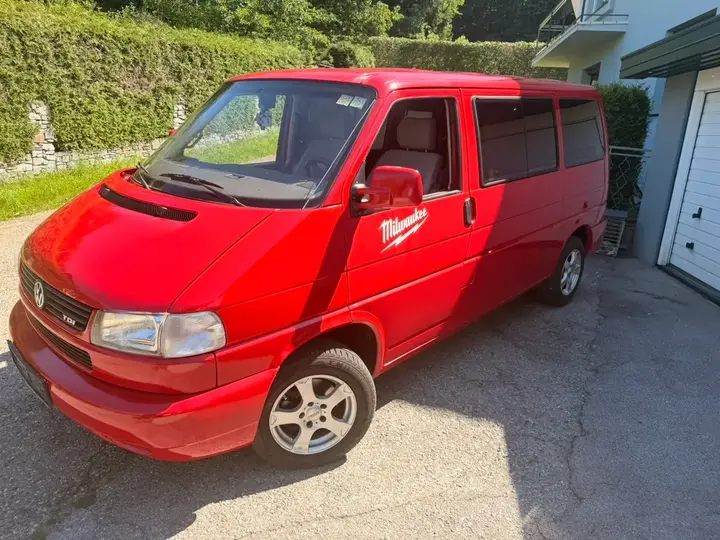 Volkswagen Caravelle 2000 photo 3