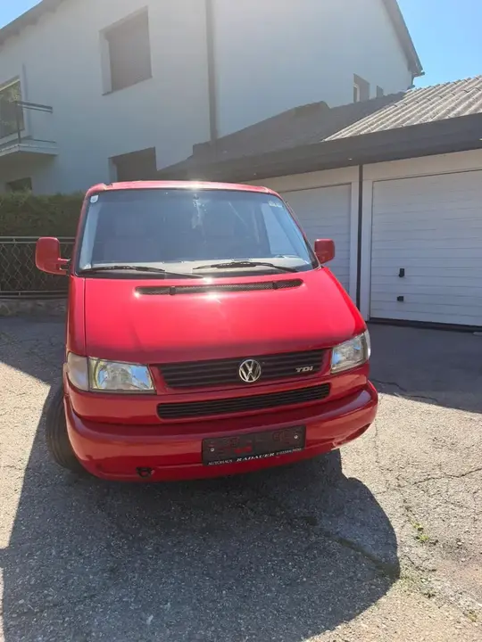 Volkswagen Caravelle 2000 photo 2
