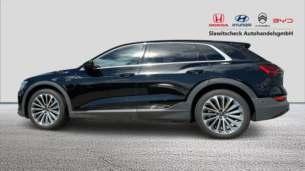 Audi E-Tron 2021 photo 2