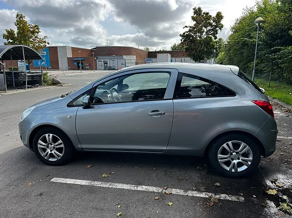 Opel Corsa 2010 photo 4