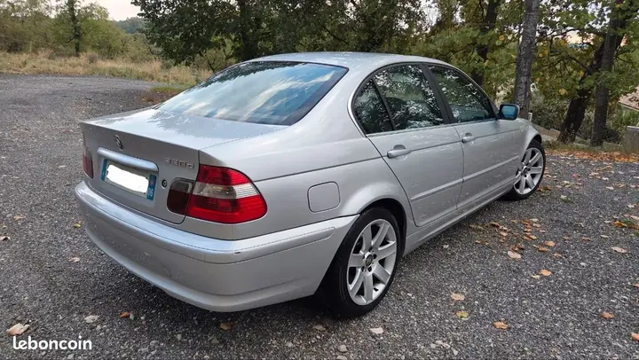 BMW Série 3 2002 photo 2