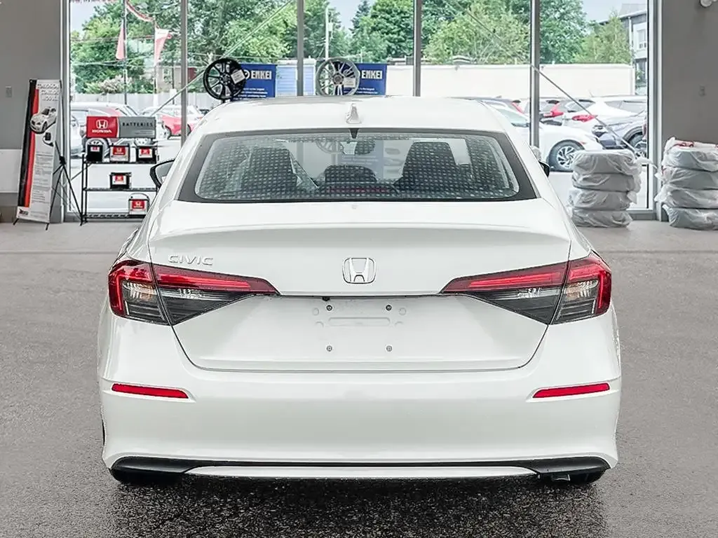 Honda Civic 2026 photo 5